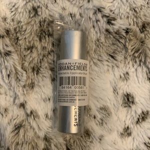 Rodan and Fields Retractable Applicator Brush